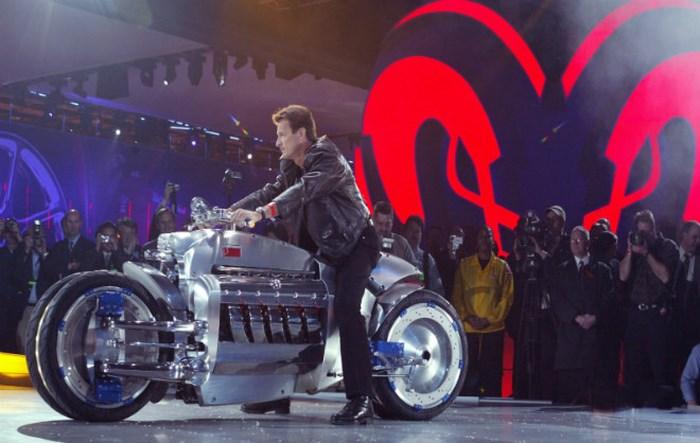 Dodge Tomahawk trang bị động cơ V10 cho công suất 500 mã lực, giá 5,8 tỷ đồng