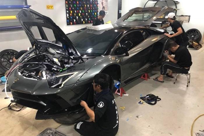 Siêu xe Lamborghini Aventador được 'lột xác' qua bộ bodykit Limited Edition  50