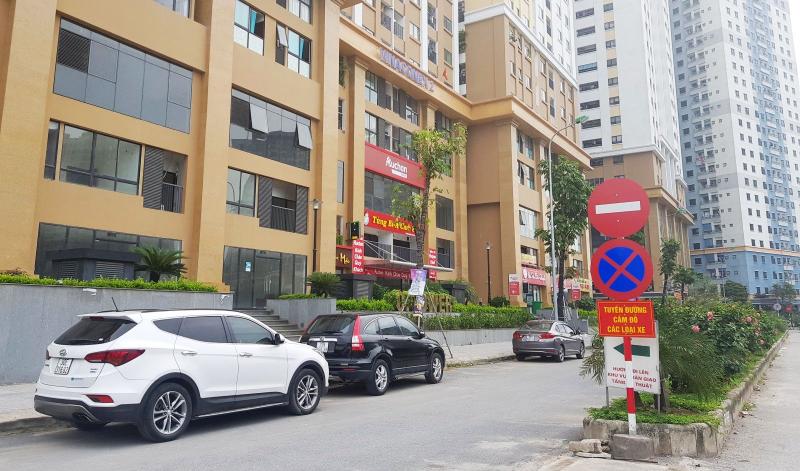 Dân thành phố “mỏi mắt” tìm chỗ đỗ ô tô