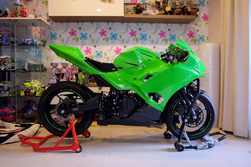 Kawasaki Ninja 400 cực kì hung hãn với bộ quây yếm được bít mủ đậm chất đường đua