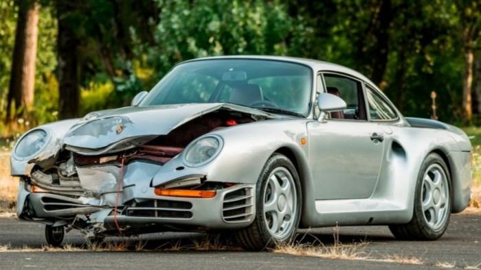 Porsche nát đầu chỉ còn 3 bánh có giá nửa triệu đô