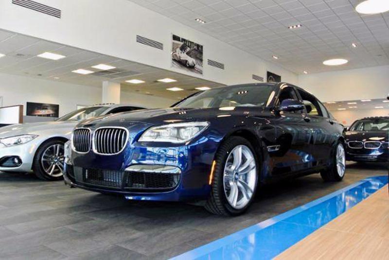 Dồn dập xe sang về nước, giá tăng cả 100 triệu đồng