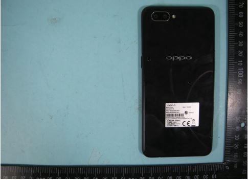 Hình ảnh thực tế tiết lộ nhiều chi tiết thú vị về thiết kế của OPPO AX5