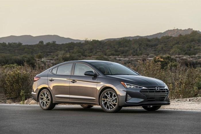 Sedan Hyundai Elantra 2019 vừa ra mắt có những điểm gì nổi bật?