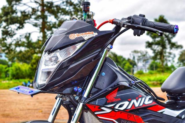 Cận cảnh Sonic 150 độ dàn đồ chơi vô cùng chất