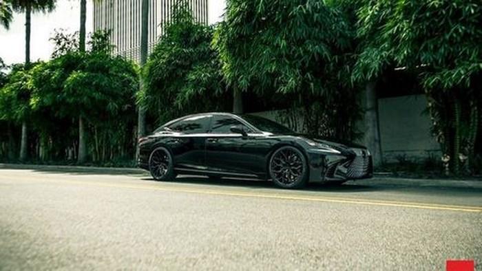 Lexus LS độ mang vẻ ngoài mạnh mẽ nhưng vẫn sang trọng và đẳng cấp