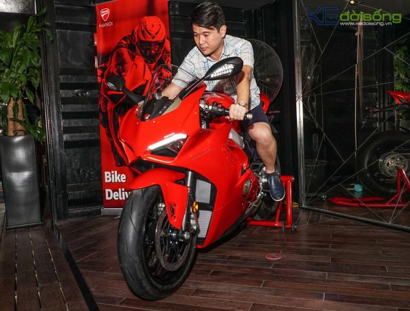 Siêu môtô Ducati Panigale V4 nhập khẩu Thái Lan cập bến thị trường Việt Nam