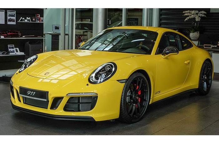 Cận cảnh Porsche 911 Carrera GTS hơn 8 tỷ tại Việt Nam