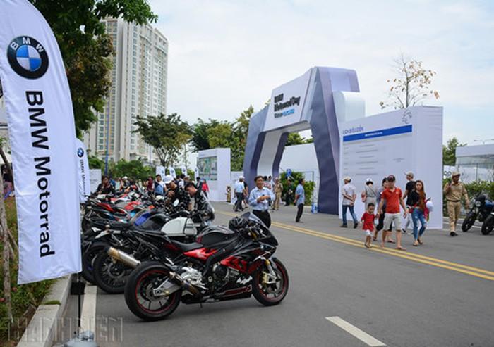 Hàng trăm mô tô, xe máy tụ hội về BMW Motorrad Day