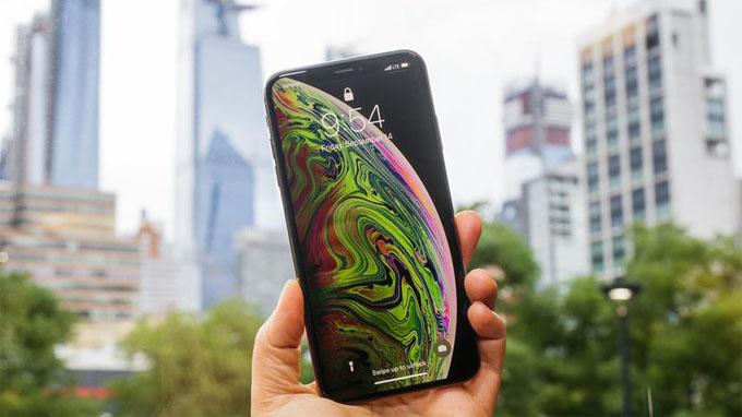 iPhone XS Max đã và đang 'oanh tạc' thị trường với mức bán ra gấp 4 lần iPhone XS