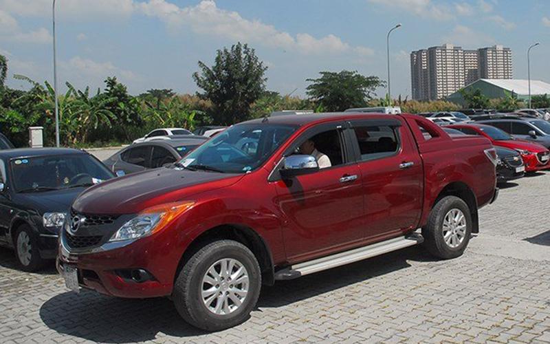 Ô tô bán tải tăng giá khủng vì thuế, phí
