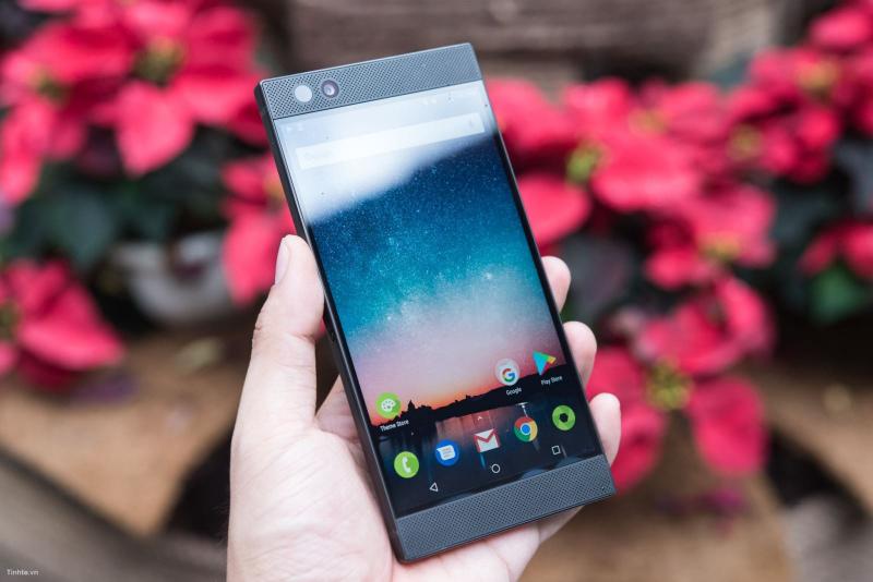 Bạn sẽ mong đợi những cải tiến nào trên Razer Phone 2 sắp ra mắt