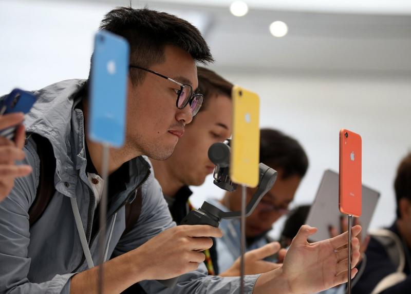 Điều gì là ưu thế của iPhone XR khi đặt cạnh iPhone XS?