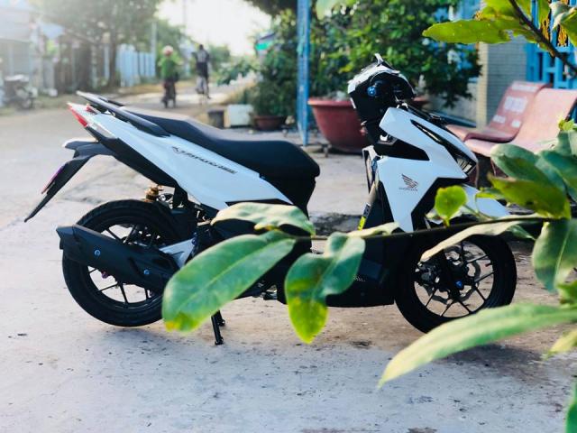 Vario 150 độ hiền hòa với điểm nhấn là hệ thống treo Thụy Điển