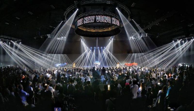 Volvo XC40 chính thức hạ lốp tại xứ sở chùa vàng, giá từ 1,5 tỷ đồng