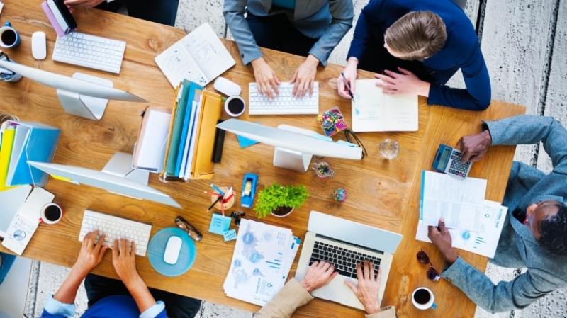 Bước đầu của câu chuyện làm thương hiệu: đặt tên công ty như thế nào?