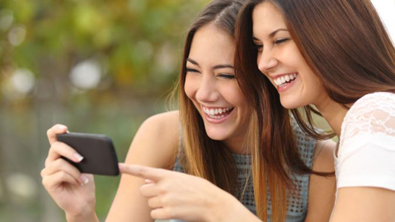 Dân mạng nói về hãng smartphone nào nhiều nhất trong 9/2018?