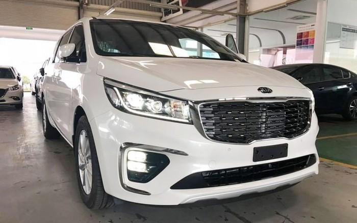 Những hình ảnh đầu tiên của mẫu xe Kia Sedona phiên bản nâng cấp