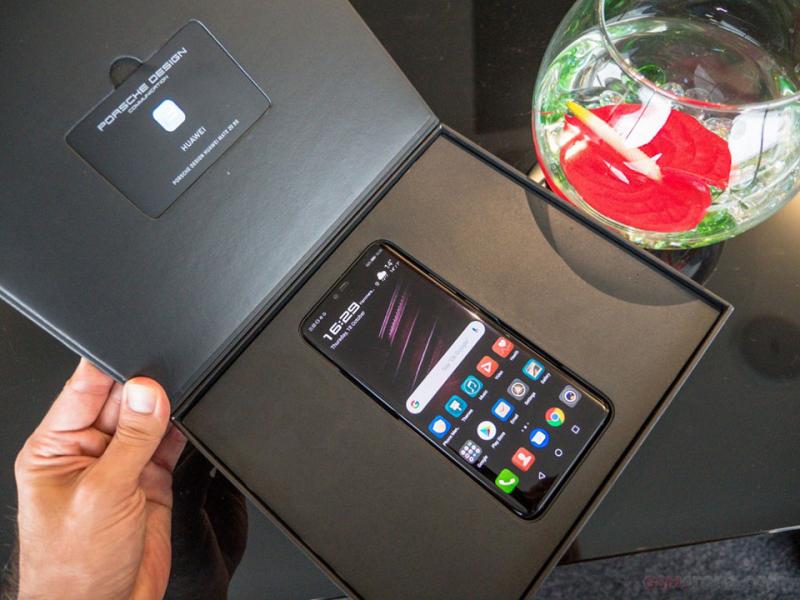 Đập hộp và soi chi tiết Huawei Mate 20 RS Porsche Design