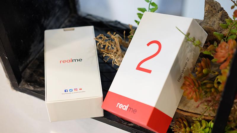 Mở hộp, trên tay nhanh Realme 2: Tai thỏ, camera kép, snapdragon...giá 4 triệu