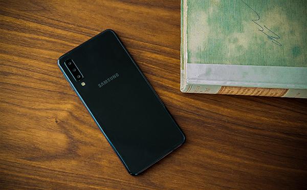 Samsung Galaxy A7 2018 có những tính năng, ưu điểm gì nổi trội