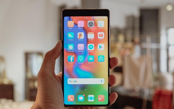 Tổng hợp sự kiện ra mắt Bphone 3: Sau 1 năm, BKAV đã làm được những gì?