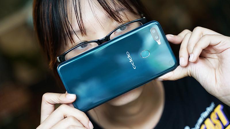 Đánh giá chi tiết OPPO A7: Thiết kế đẹp, pin khủng và camera chất lượng