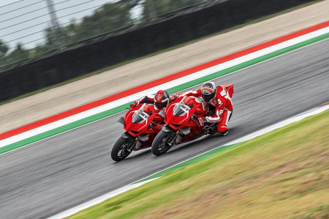 Đánh giá Ducati Panigale V4R 2019 với sức mạnh và công nghệ đáng gờm