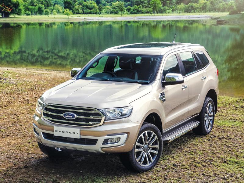 Soi chi tiết SUV Ford Everest: Khỏe khoắn, vững chãi
