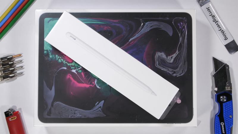 Để bẻ cong chiếc iPad Pro 2018 không cần phải tập luyện quá nhiều