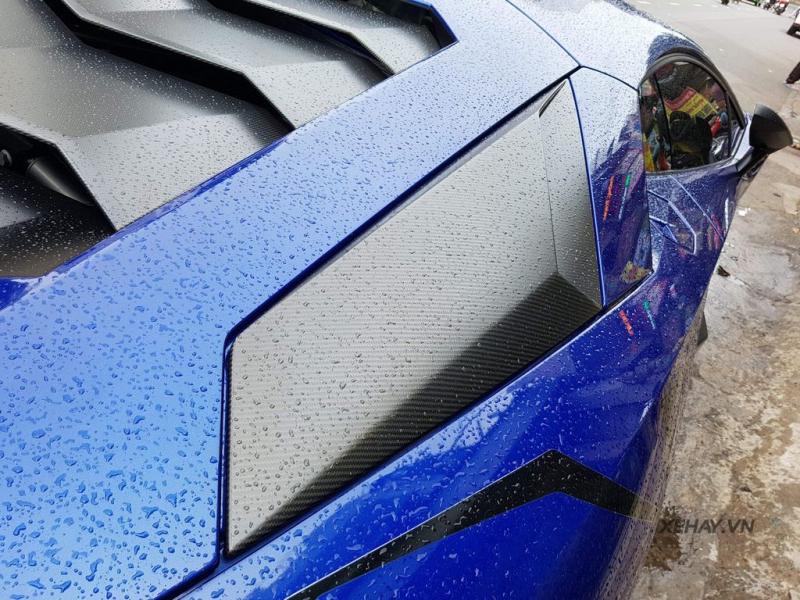 Lamborghini Aventador SV Coupe - tình cũ của Minh ''nhựa'' đầy thu hút với  màu sơn nguyên bản