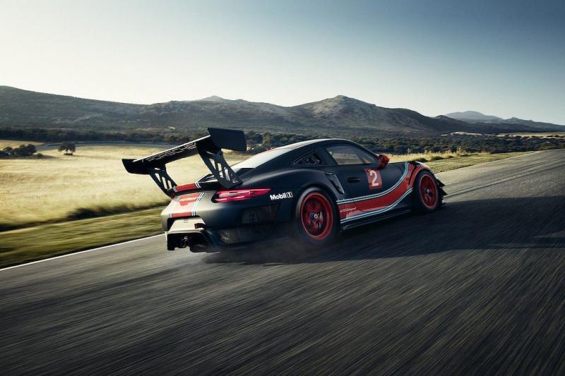 Porsche 911 GT2 RS phiên bản Clubsport có cấu hình như xe đua