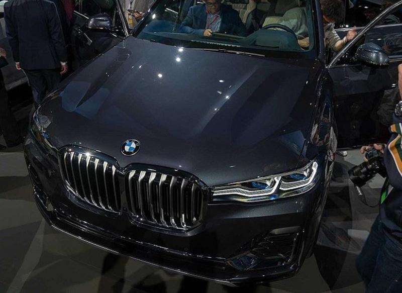 Cận cảnh BMW X7 đẹp long lanh lần đầu xuất hiện trước công chúng