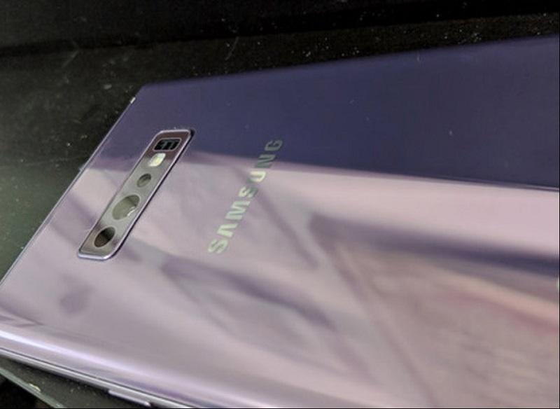 Lộ diện hình ảnh thực tế Galaxy S10 với 3 camera ở mặt sau