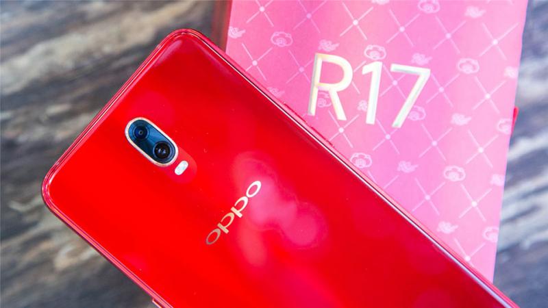 Cận cảnh bộ đôi OPPO R17 và R17 Pro New Year's Edition đẹp mắt