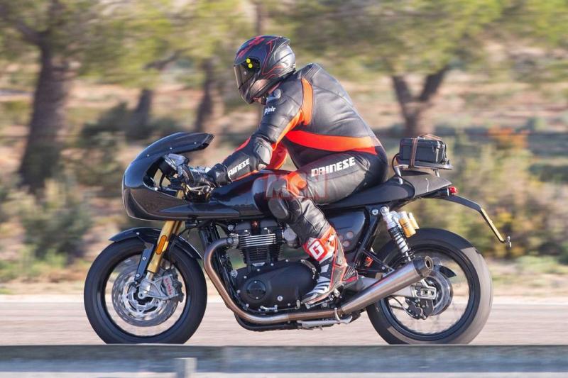 Triumph Thruxton R TFC xuất hiện trên đường thử với loạt phụ kiện đắt tiền