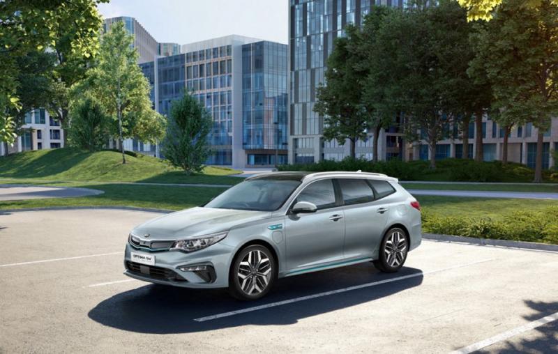 Kia Optima Sportswagon Hybrid 2019 chỉ cần “uống” 1,5L xăng là đủ cho 100km