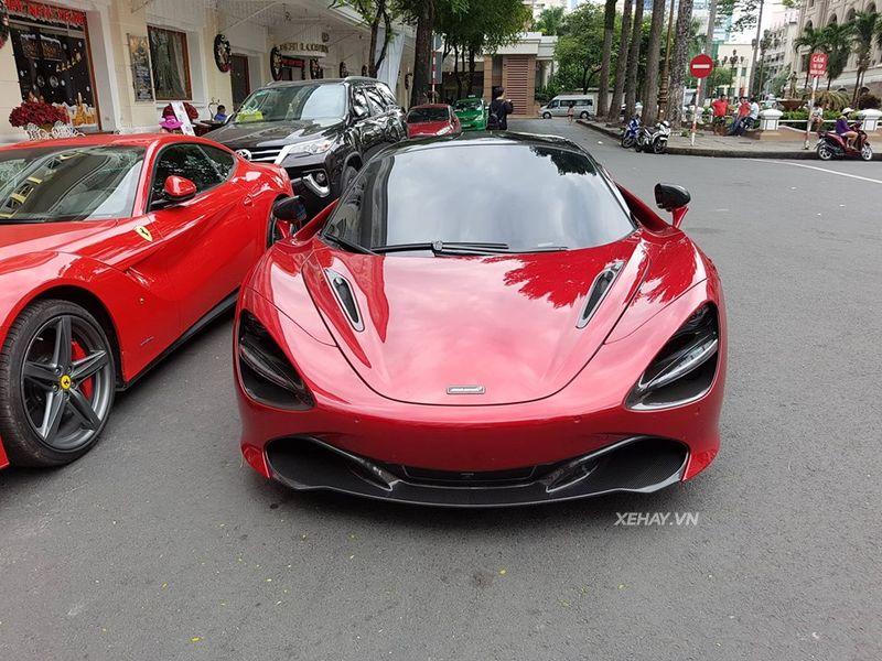 McLaren 720S màu đỏ độc nhất Việt Nam bị bắt gặp trên đường phố Sài Gòn