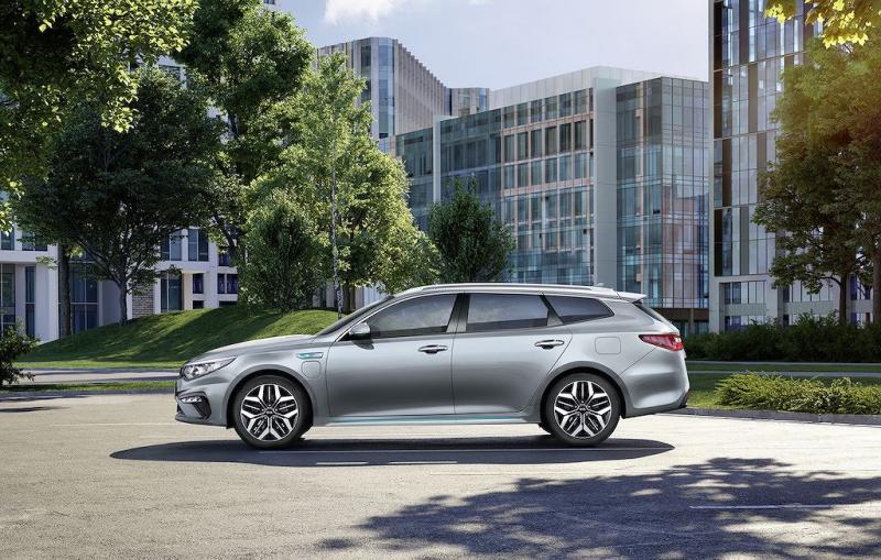Kia Optima Sportwagon PHEV còn có hệ động lực "xanh" và các trang bị cao cấp