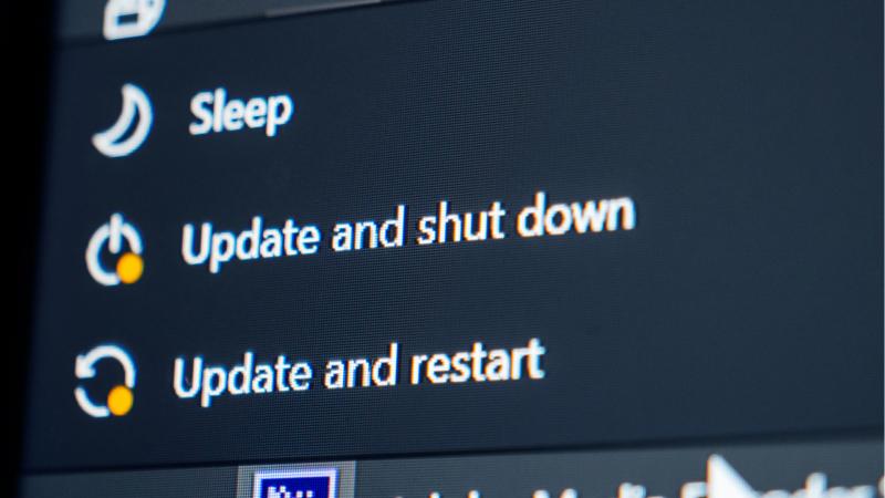 [Windows 10] Hướng dẫn tắt thông báo Restart & Update và Shut Down & Update vô cùng phiền nhiễu