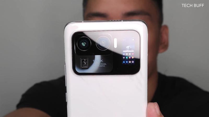 Lộ video trên tay Mi 11 Ultra 5G với cụm camera zoom 120X, hỗ trợ màn hình phụ nhỏ bên cạnh