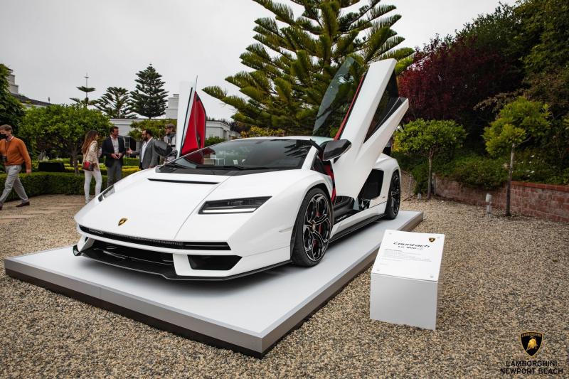 Lamborghini Countach LPI 800-4 cháy hàng dù có giá khởi điểm 2,64 triệu USD