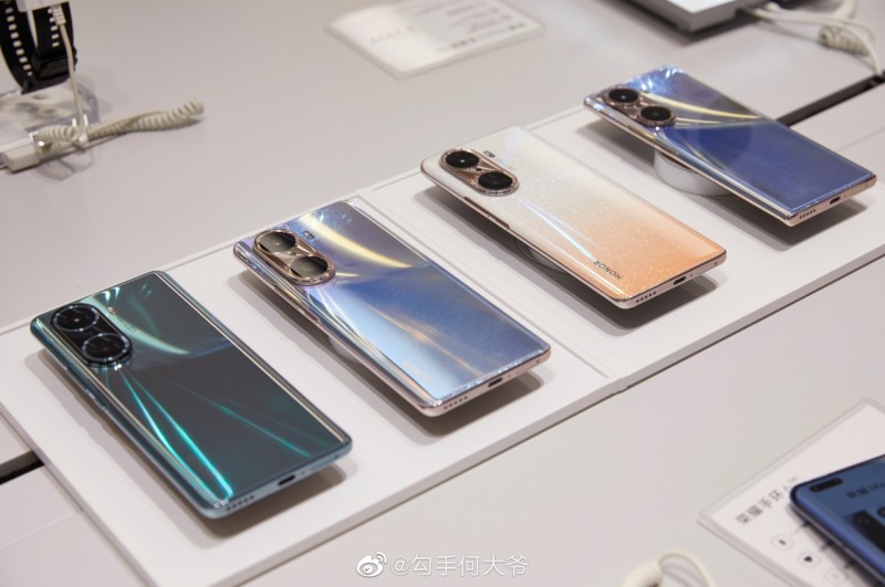 Honor 60 lộ ảnh trên tay: Thiết kế mặt lưng đêm đầy sao, camera khủng