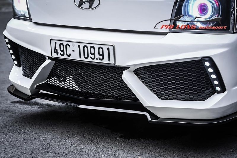 Cận cảnh chiếc xe tải Hyundai được độ theo phong cách siêu xe Lamborghini  của 