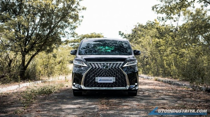 “Chuyên cơ mặt đất” Lexus LM “đắt khách” bất ngờ ở thị trường Đông Nam Á dù giá bán khá “chát”