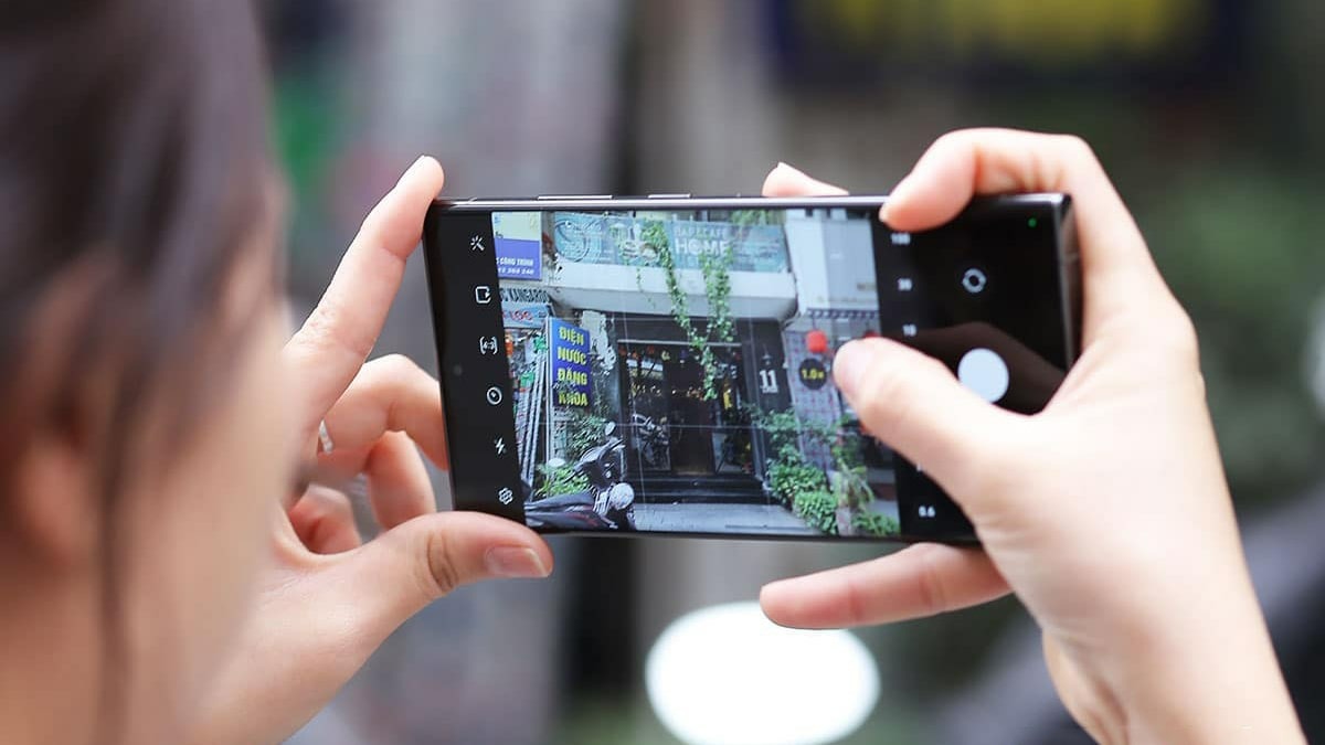 AI Object Tracking trên S24 Ultra cho phép theo dõi các đối tượng trong ảnh hoặc video