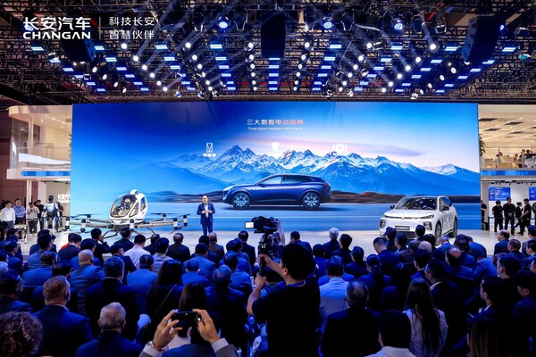 ChangAn Automobile thúc đẩy đổi mới với chủ đề "Cùng hướng tới một thế giới thông minh hơn" tại Triển lãm Ô tô Thượng Hải 2025