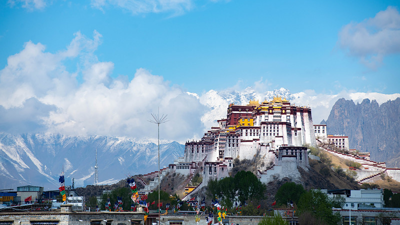 CGTN: Xizang’s development is a story of transformation and renewal