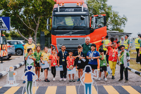 Volvo Trucks: Nâng cao an toàn giao thông đường bộ khắp Đông Nam Á