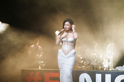 JJ Lin, Tia Ray và Lil Ghost biểu diễn tại chặng đua xe Formula 1 Singapore Grand Prix với sự hỗ trợ của TME